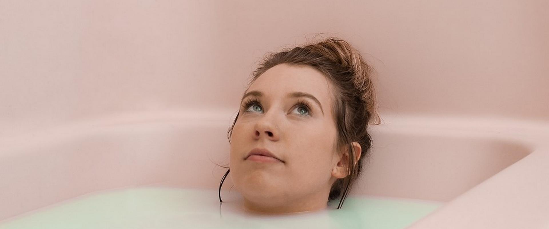 LCA 2021: Home SPA Rituals - Melli Care peelingujące sole i świecie sojowe